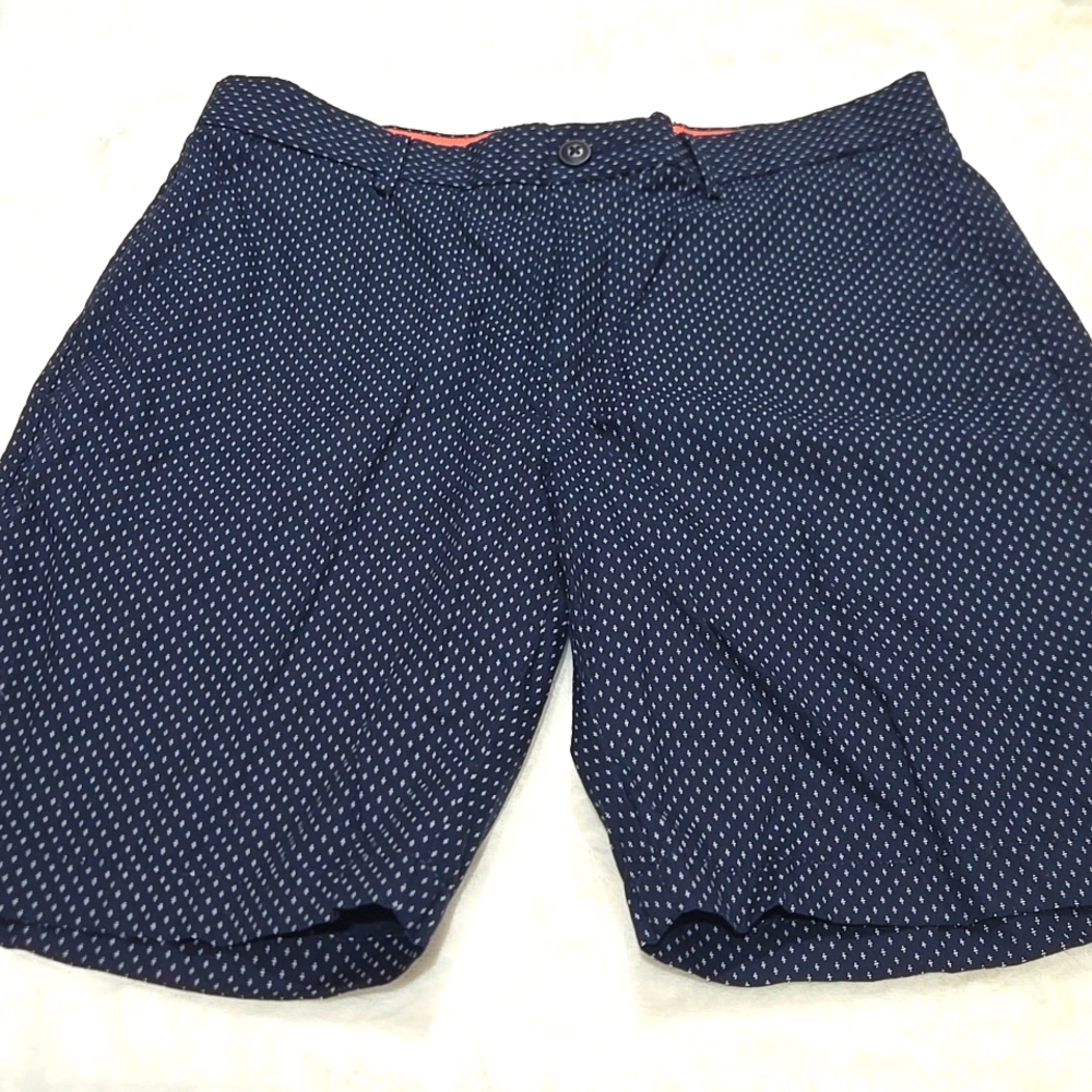 King Street navy and white flat front  men's shorts, multiple pockets cotton 32
